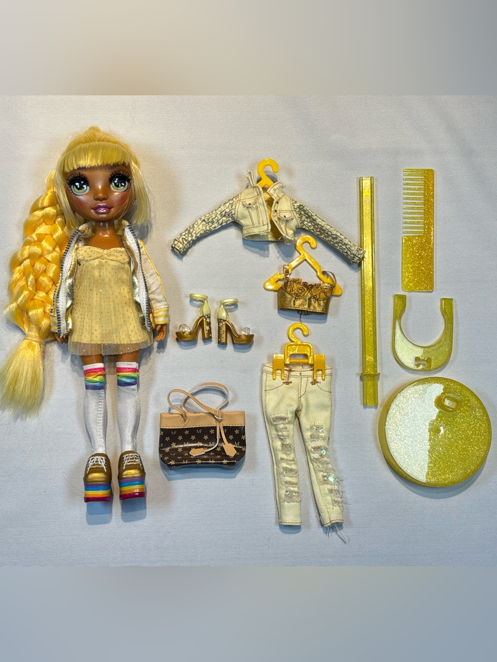 🌈 Rainbow High Series 1: Sunny Madison –  Fashion Bundle! ☀️
